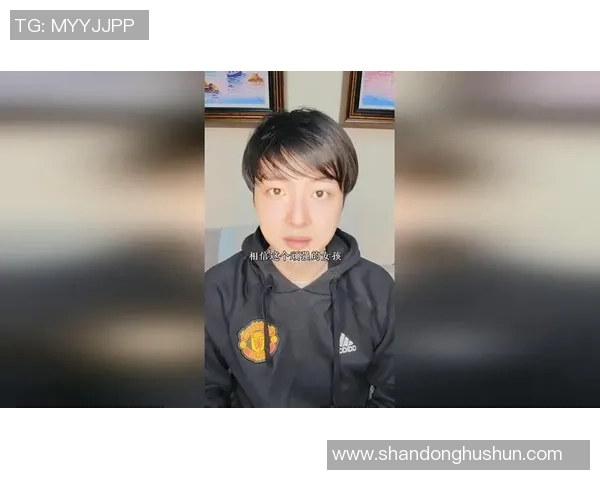 足球明星心碎之痛儿子不幸夭折引发全网哀悼与关注