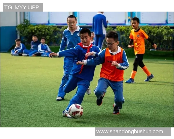 足球比赛的激情与足球明星的风采交织成的精彩画卷 足球比赛的激情与足球明星的风采交织成的精彩画卷