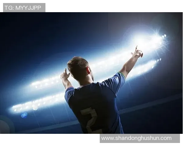 足球明星伤感背影图集揭示他们不为人知的孤独与奋斗历程 足球明星伤感背影图集揭示他们不为人知的孤独与奋斗历程